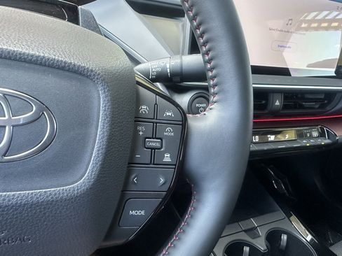 Used 2024 Toyota Prius Prime Premium FWD image 18