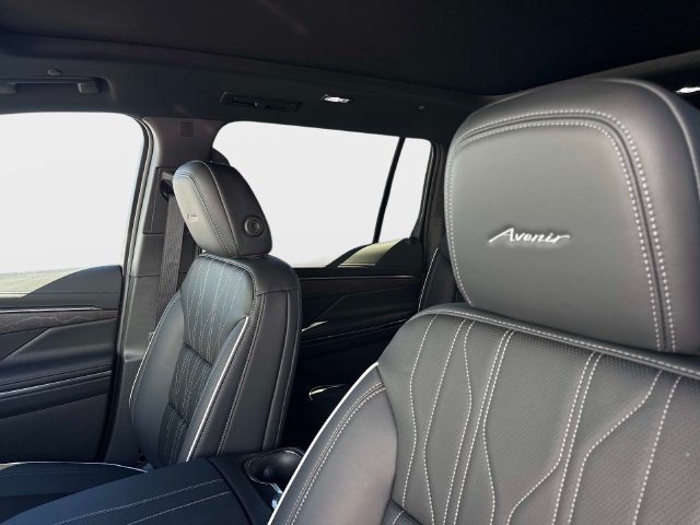 New 2027 Buick Enclave Avenir FWD image 20