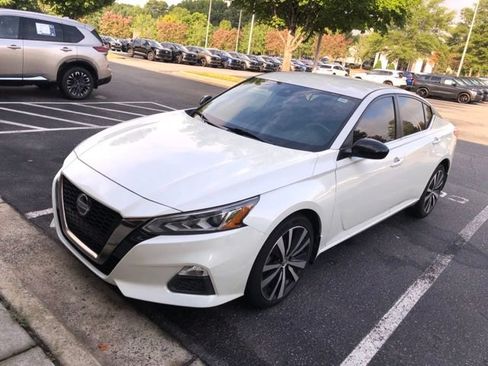Certified 2022 Nissan Altima 2.5 SR AWD/4WD image 2