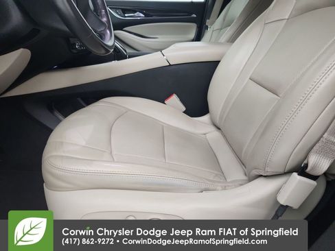 Used 2018 Buick Enclave Essence FWD image 19