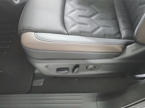 New 2026 Nissan Pathfinder Platinum image 11