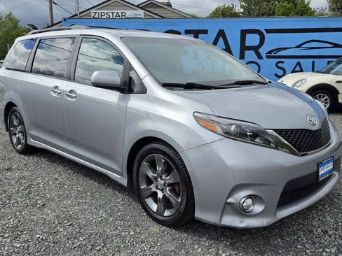 Used 2016 Toyota Sienna SE w/ SE Preferred Package FWD image 1