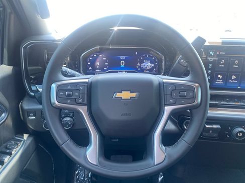 Used 2025 Chevrolet Silverado 1500 LT AWD/4WD image 14