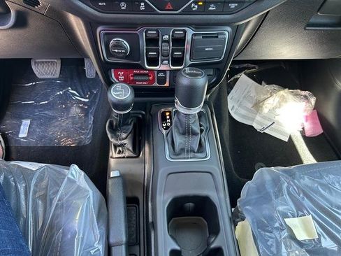 New 2025 Jeep Gladiator Willys image 20