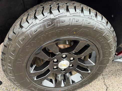 Used 2018 Chevrolet Tahoe LT image 11