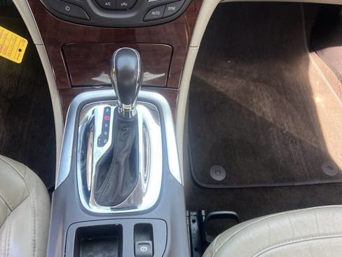 Used 2014 Buick Regal FWD image 17
