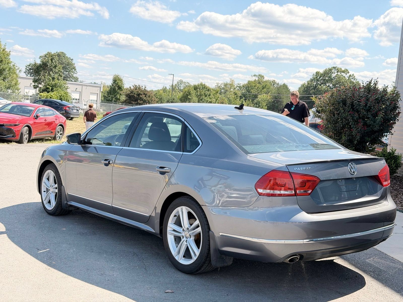 Used 2015 Volkswagen Passat TDI SEL Premium FWD image 7
