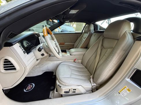 Used 2006 Cadillac XLR RWD image 26