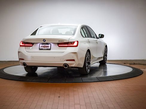Used 2025 BMW 330i Sedan w/ Convenience Package image 6
