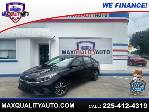 Used 2023 Kia Forte LXS w/ LXS Technology Package FWD image 1