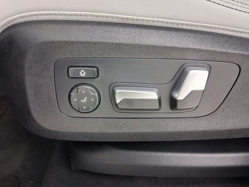 New 2026 BMW X5 sDrive40i w/ M Sport Package RWD image 13