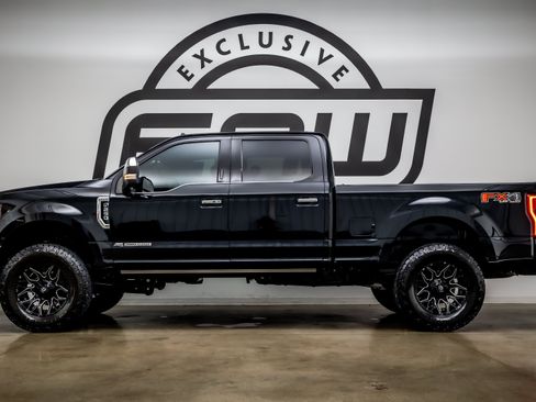 Used 2019 Ford F250 Platinum w/ Platinum Ultimate Package AWD/4WD image 6