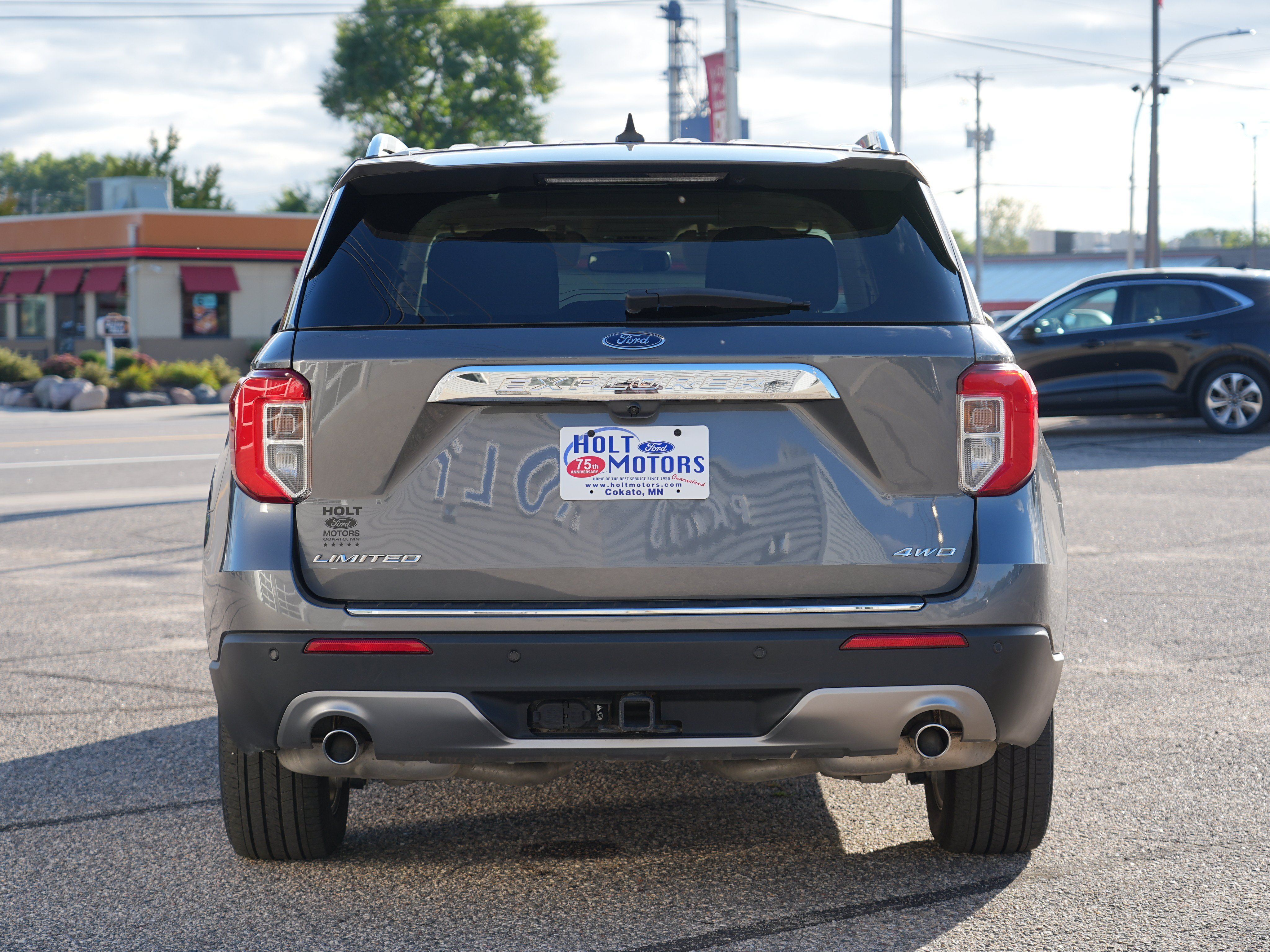 Used 2024 Ford Explorer Limited w/ Limited Technology Package AWD/4WD image 4