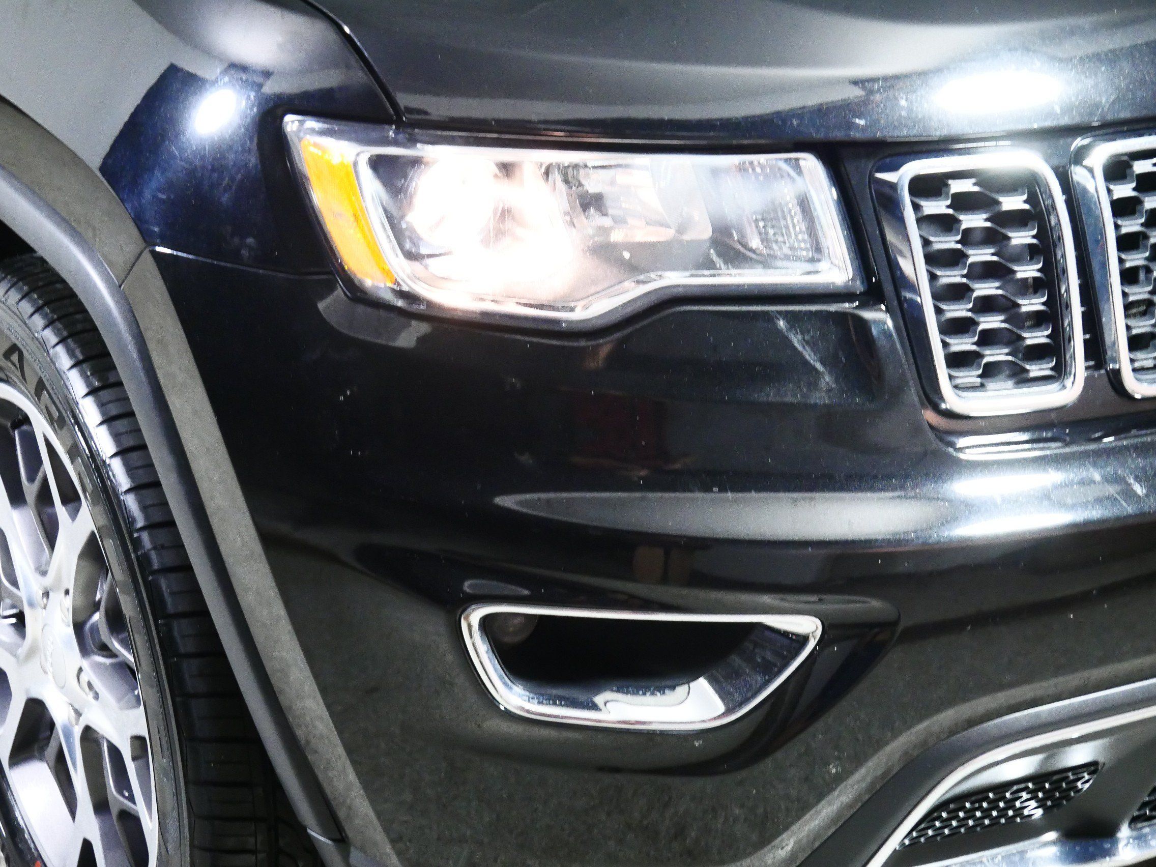 Used 2019 Jeep Grand Cherokee Limited w/ Trailer Tow Group IV AWD/4WD image 16