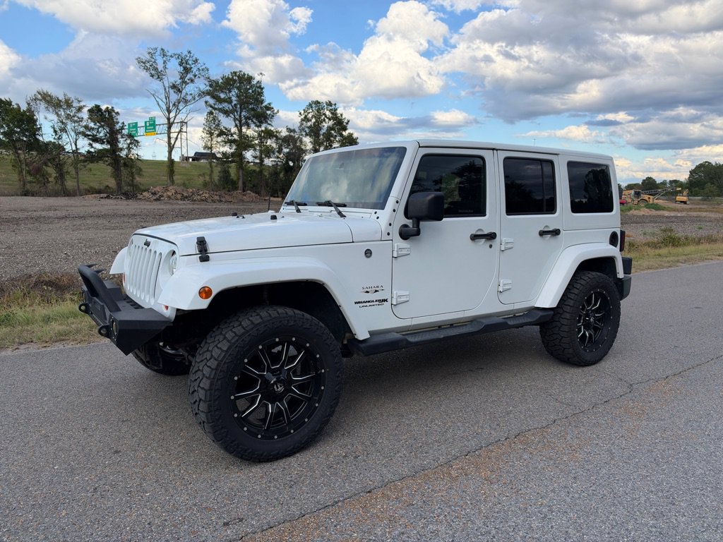 Used 2018 Jeep Wrangler Unlimited Sahara AWD/4WD image 1