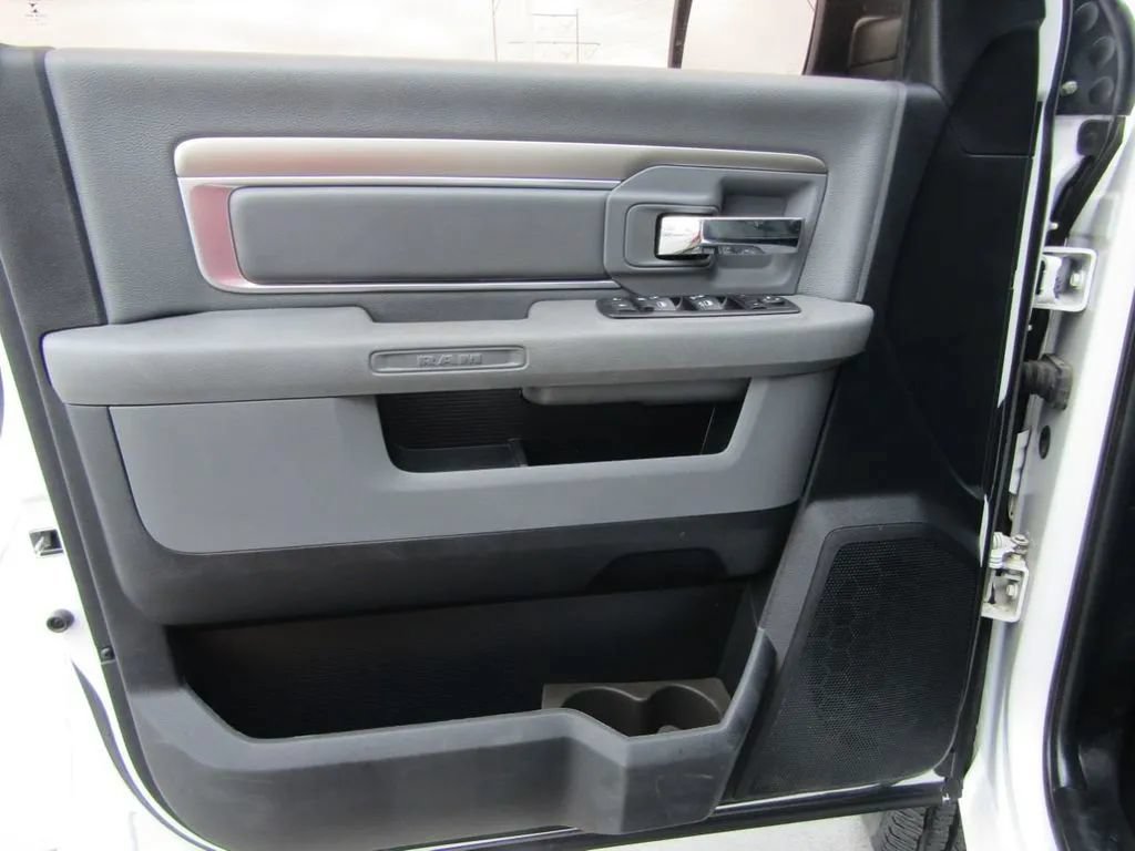 Used 2015 RAM 2500 SLT AWD/4WD image 38