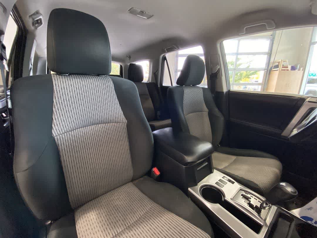 Used 2017 Toyota 4Runner SR5 AWD/4WD image 26