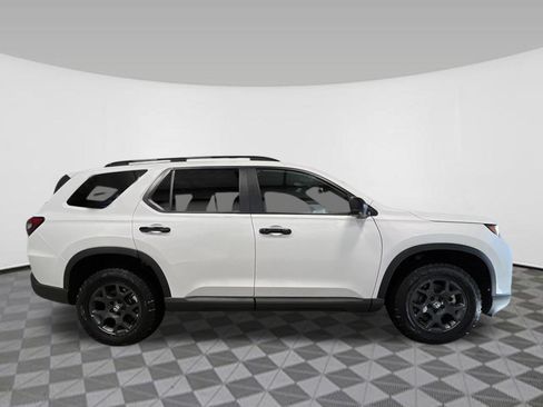 New 2026 Honda Pilot TrailSport image 8
