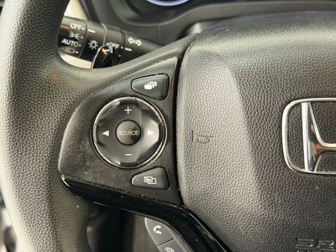 Used 2018 Honda HR-V EX image 16