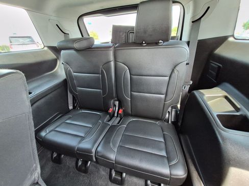 Used 2023 GMC Acadia SLT AWD/4WD image 30