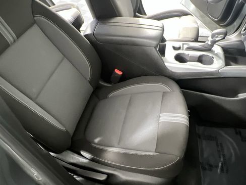 Used 2025 Chevrolet Blazer LT image 27