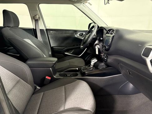 Used 2020 Kia Soul S FWD image 14
