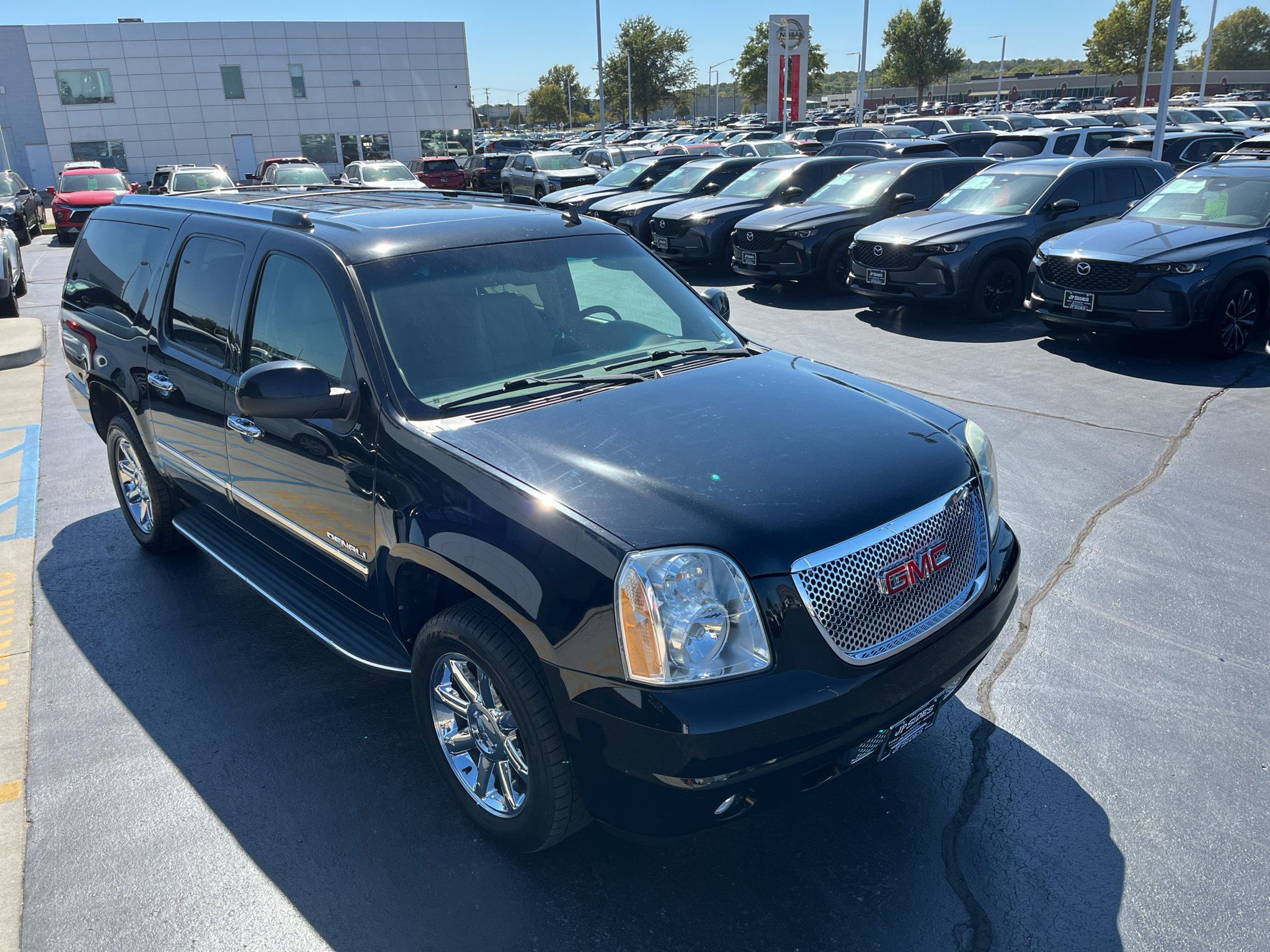 Used 2013 GMC Yukon XL Denali AWD/4WD image 7