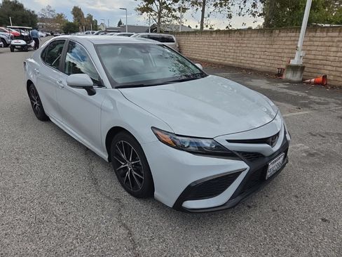 Used 2024 Toyota Camry SE FWD image 7