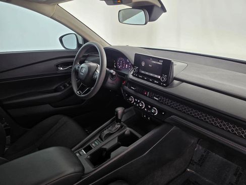 Used 2023 Honda Accord EX image 11