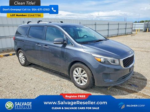 Used 2017 Kia Sedona LX w/ LX Essentials Premium Package FWD image 5