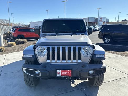 Used 2018 Jeep Wrangler Unlimited Sahara image 3