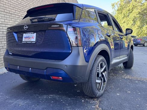 New 2025 Nissan Kicks SV w/ Charging Package image 17