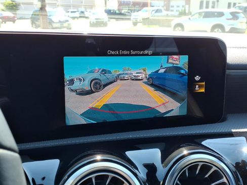 Used 2023 Mercedes-Benz CLA 250 4MATIC image 3