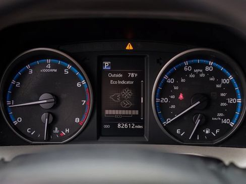 Used 2018 Toyota RAV4 LE w/ All Weather Liner Package AWD/4WD image 38