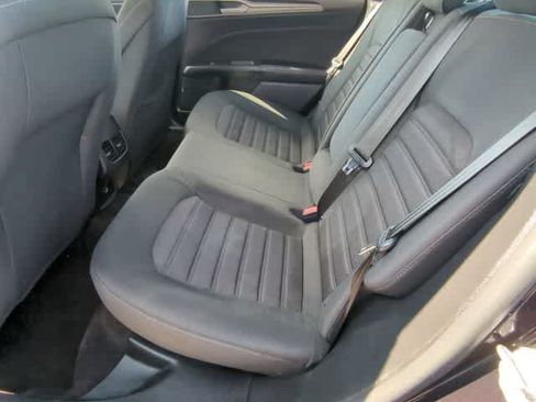 Used 2020 Ford Fusion SE FWD image 17