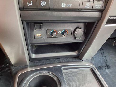 Used 2022 Toyota 4Runner Limited RWD image 9