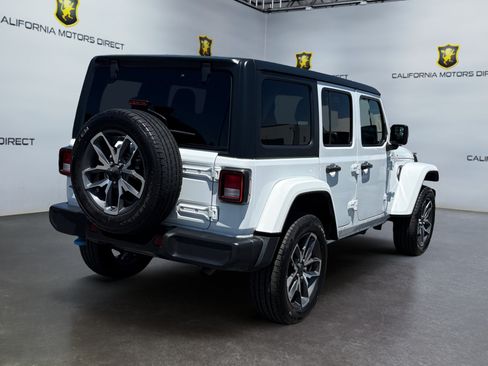Used 2024 Jeep Wrangler Unlimited AWD/4WD image 5