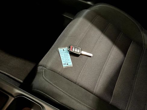 Used 2019 Honda CR-V LX image 33
