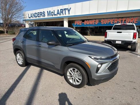 Used 2024 Chevrolet TrailBlazer LS image 2