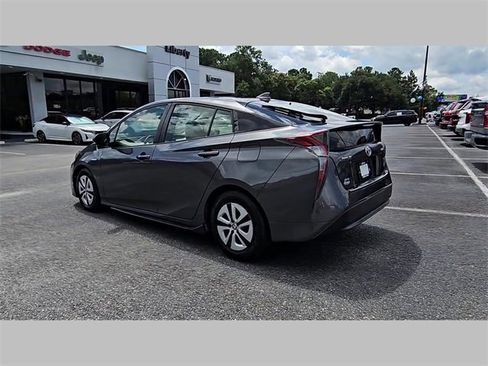 Used 2017 Toyota Prius Three w/ Advanced Technology Package image 28