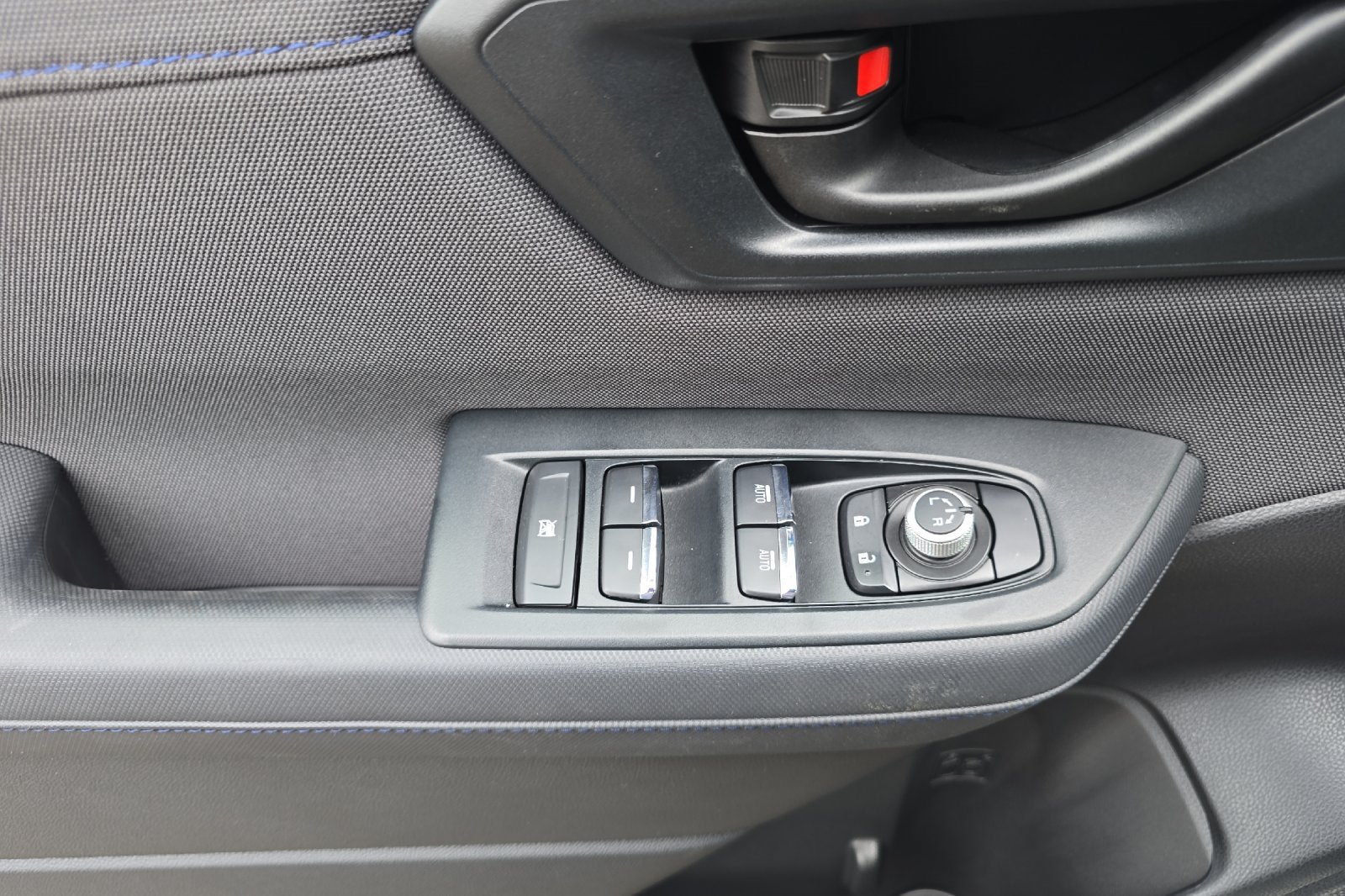 Used 2025 Subaru Forester Premium AWD/4WD image 11