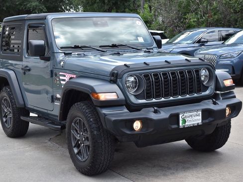 Used 2024 Jeep Wrangler Sport AWD/4WD image 4