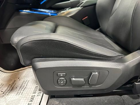 Used 2025 BMW X3 xDrive30i w/ M Sport Package image 12