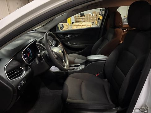 Used 2024 Chevrolet Malibu LT image 9