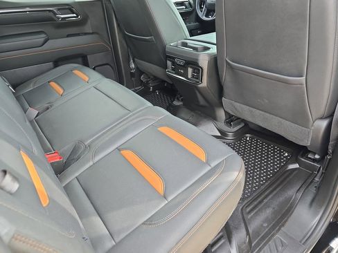 Used 2024 GMC Sierra 1500 AT4 w/ Technology Package AWD/4WD image 11