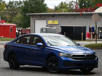 Used 2022 Volkswagen Jetta SE w/ Panoramic Sunroof Package