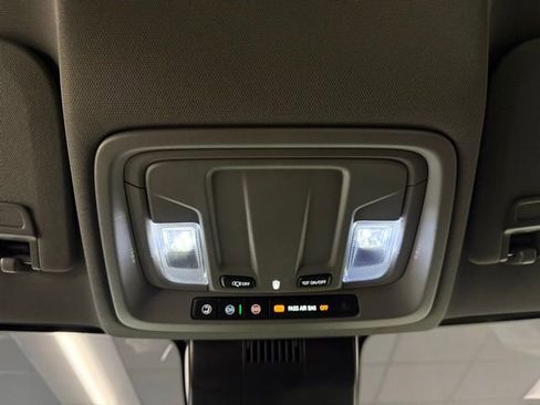 Used 2023 GMC Sierra 1500 Elevation image 18