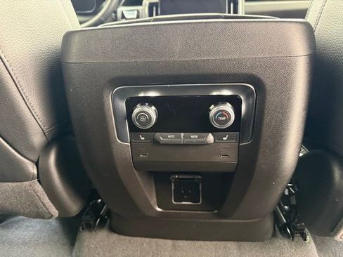 Used 2025 GMC Yukon Denali image 29