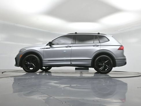 Used 2023 Volkswagen Tiguan SE R-Line FWD image 50