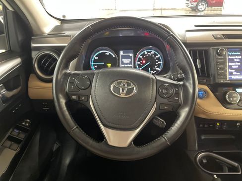 Used 2016 Toyota RAV4 Limited image 14